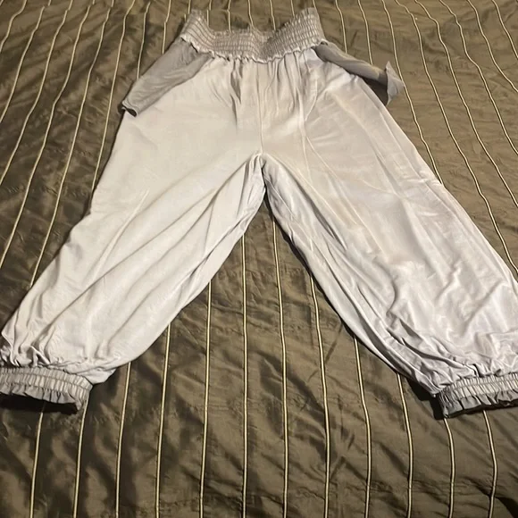 Free people movement worn once for a few hours ovr leggings also have gold - Picture 11 of 14